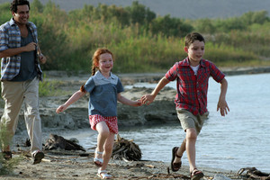  Roni Yedid and Tomer Agami as Rachel's children