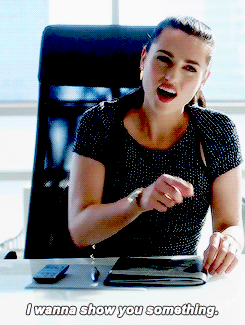  first step of flirting with a Danvers sister (Lena feat. Kara)