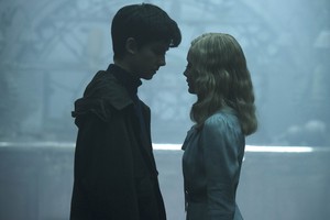 jake and emma (Miss Peregrines Home for Peculiar Children)