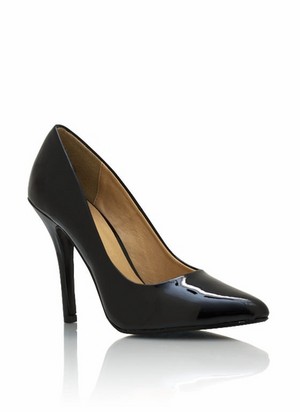  pointy toe faux patent pumps 32