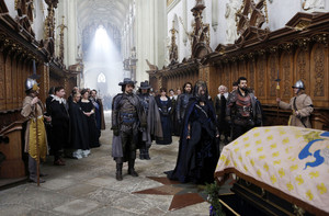 queen anne with constance, athos, aramis, porthos and d'artagnan