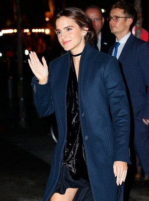  Emma Watson arriving at MOMA [November 15, 2016]