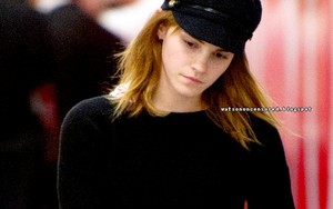  Emma Watson at JFK airport, NYC [June 24, 2016]