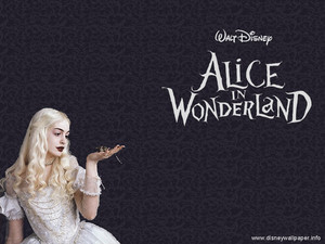  Anne Hattaway As The White reyna Alice In Wonder Land