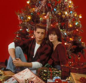  Brandon & Brenda in front of the 圣诞节 树