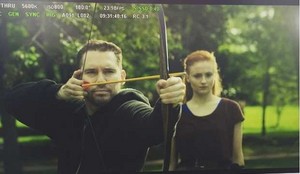  Bryan Singer mostrare Sophie Turner how he wants the shot in X Men Apocalypse
