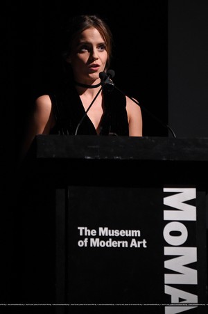  Emma Watson attends at the MoMA Film Benefit presented par CHANEL, A Tribute To Tom Hanks