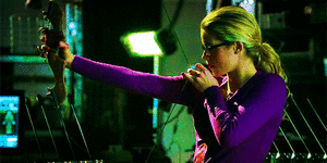  Felicity Smoak + Oliver’s bow 1x14 | 2x01 | 5x08