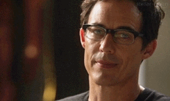  Harrison Wells in "The Man in the Yellow Suit"