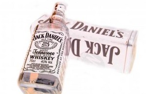 Jack Daniels whisky white