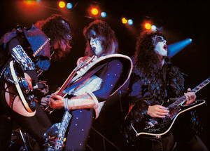  吻乐队（Kiss） ~Inglewood, California…August 28, 1977