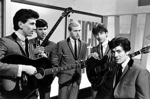  The Hollies i n 1964