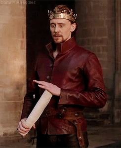  Tom in "The Hollow Crown"