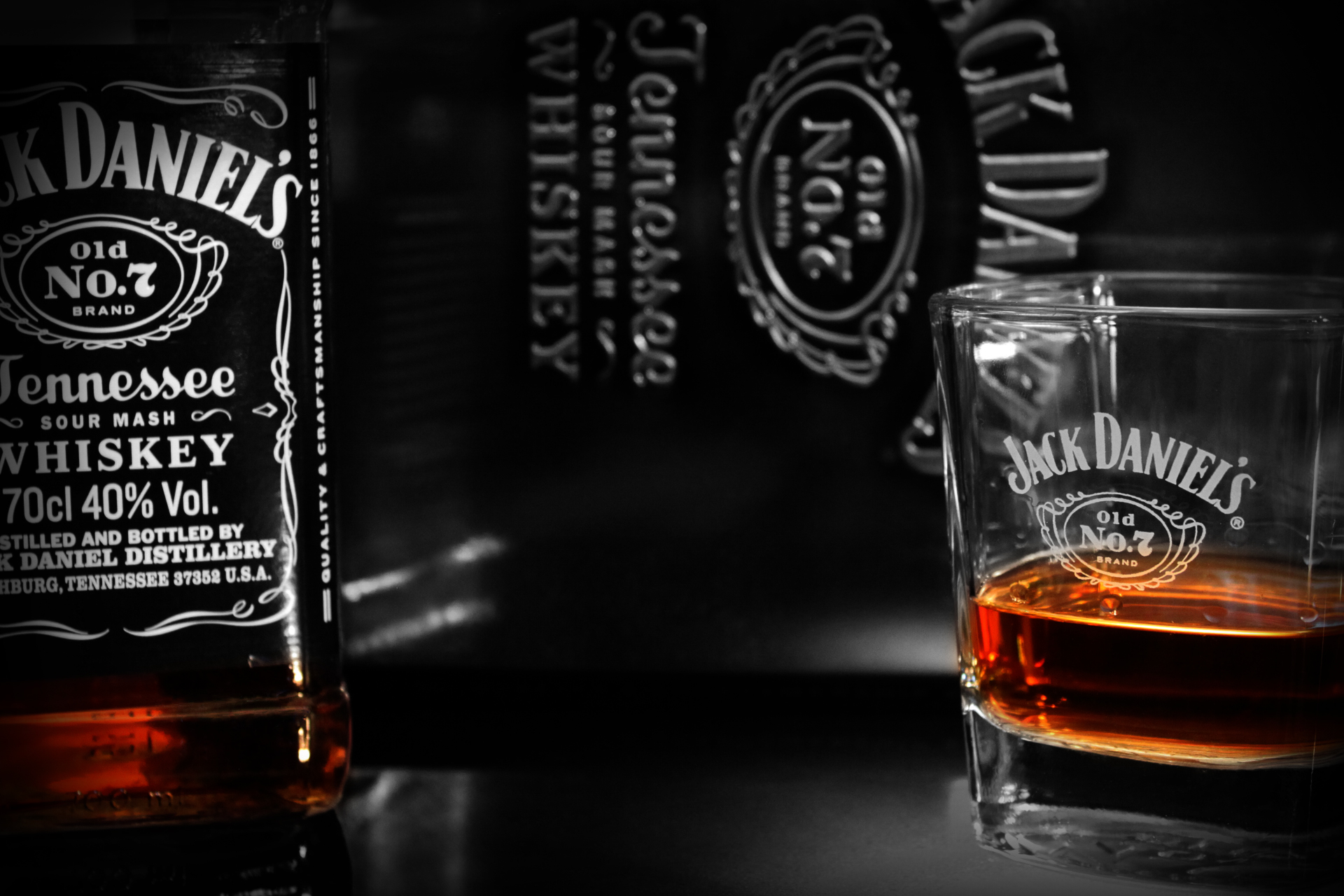 jack daniels glass whiskey