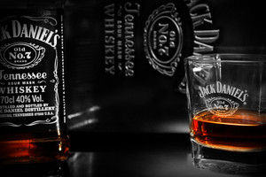 jack daniels glass whiskey