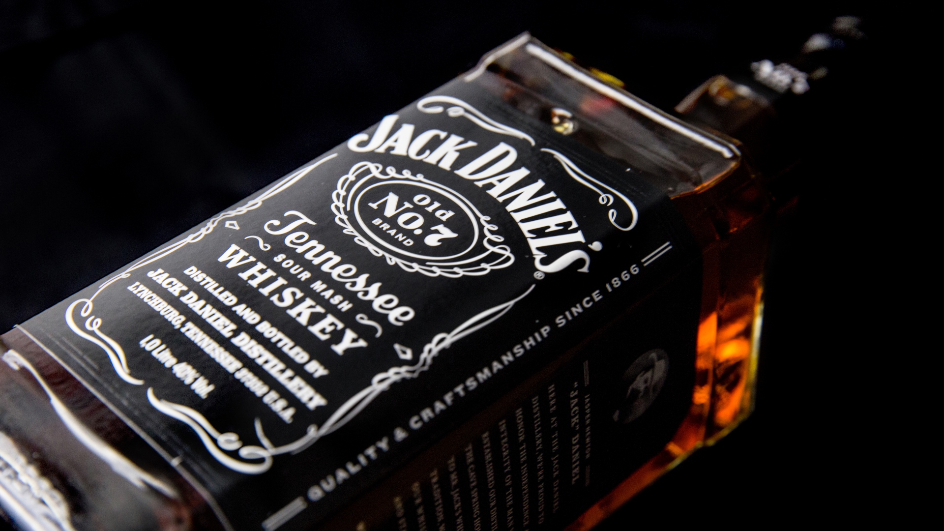 jack daniels whiskey bottle