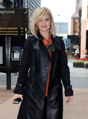  A تصویر Of Mena Suvari From March 6 2012