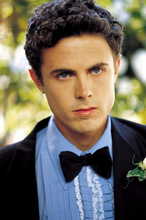  Casey Affleck as 松鸦, 杰伊, 杰伊 · in Committed