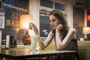  Good Behavior "For Ты I'd Go With Strawberry" (1x09) promotional picture