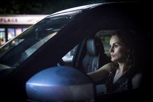  Good Behavior "For te I'd Go With Strawberry" (1x09) promotional picture