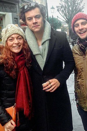  Harry with Фаны recently
