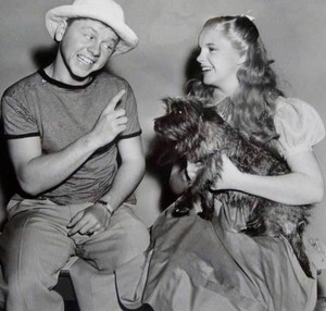 Judy Garland and Mickey Rooney on the set of the wizard of oz