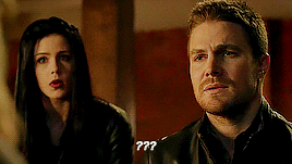 Oliver Queen being utterly confused kwa Felicity Smoak