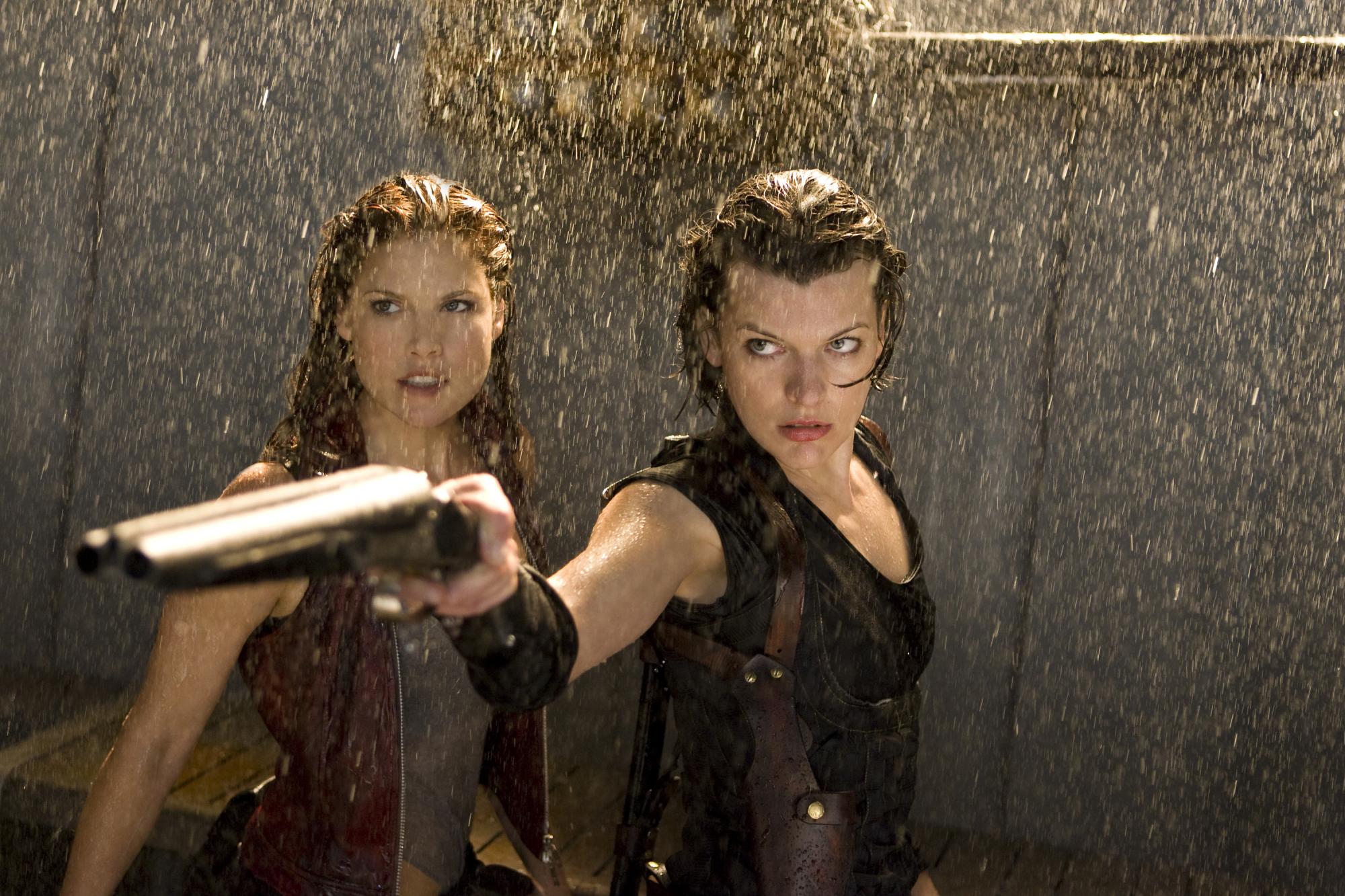 Resident Evil: Afterlife - Claire and Alice