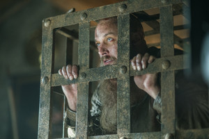  Vikings "In the Uncertain Stunde Before the Morning" (4x14) promotional picture