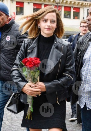  Emma Watson at Gare du Nord in Paris [February 21, 2017]