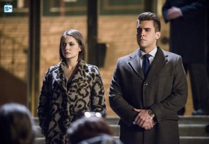 Arrow - Episode 5.15 - Fighting Fire with Fire - Promo Pics