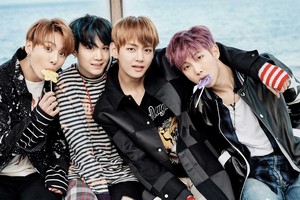  BTS In New Concept foto's For “You Never Walk Alone”