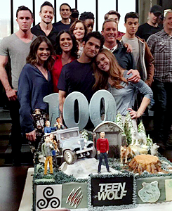  Celebrates wrapping the mostrar and reaching their 100th episode