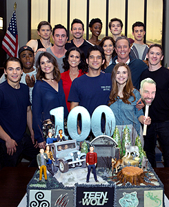  Celebrates wrapping the montrer and reaching their 100th episode