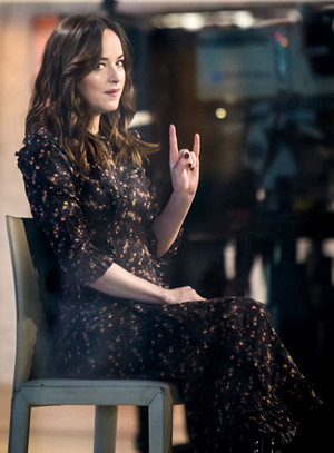  Dakota TODAY 显示 interview for Fifty Shades Darker