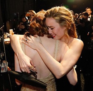  Emma Stone and Brie Larson