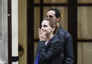  Emma Watson leaving hotel Le Meurice in Paris [February 20, 2017]