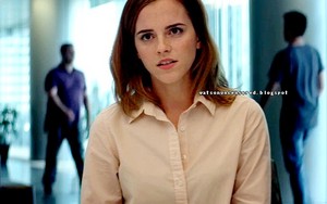  Emma in the movie "The Circle"