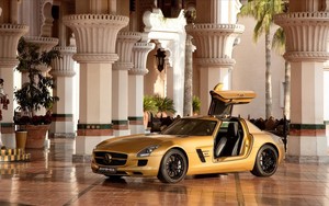  Mercedes-Benz SLS AMG (Gold)