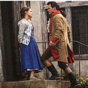  New pics of Emma Watson in 'Beauty and the Beast'