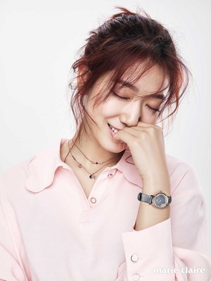  PARK SHIN HYE MODELS SWAROVSKI JEWELRY FOR MARCH MARIE CLAIRE