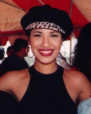 Selena Q