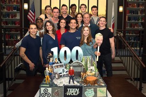  Teen lupo cast celebrates filming 100th — and final — episode