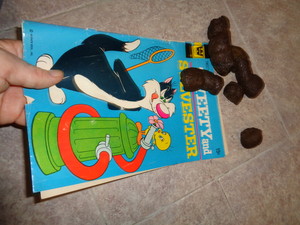  Tweety and Sylvester issue 24 Golden Key cleaning dog feces