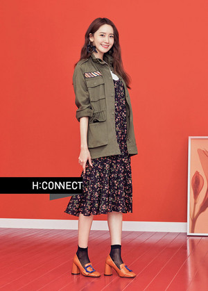  YOONA DOES ’80’S LOOK IN SPRING ADS FOR H: CONNECT