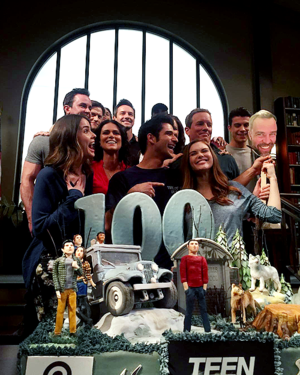  celebrates wrapping the tunjuk and reaching their 100th episode