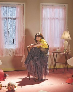  [Teaser Photo] Taeyeon - Make Me Liebe Du @ 'My Voice' Deluxe Edition