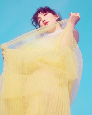 [Teaser Photo] Taeyeon - Make Me Love You @ 'My Voice' Deluxe Edition