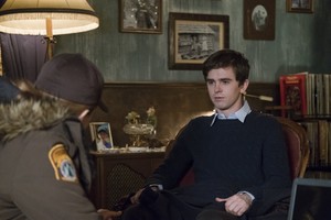  Bates Motel "The Body" (5x08) promotional picture