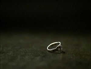  Buffy s Claddagh Ring That Энджел Gave Her